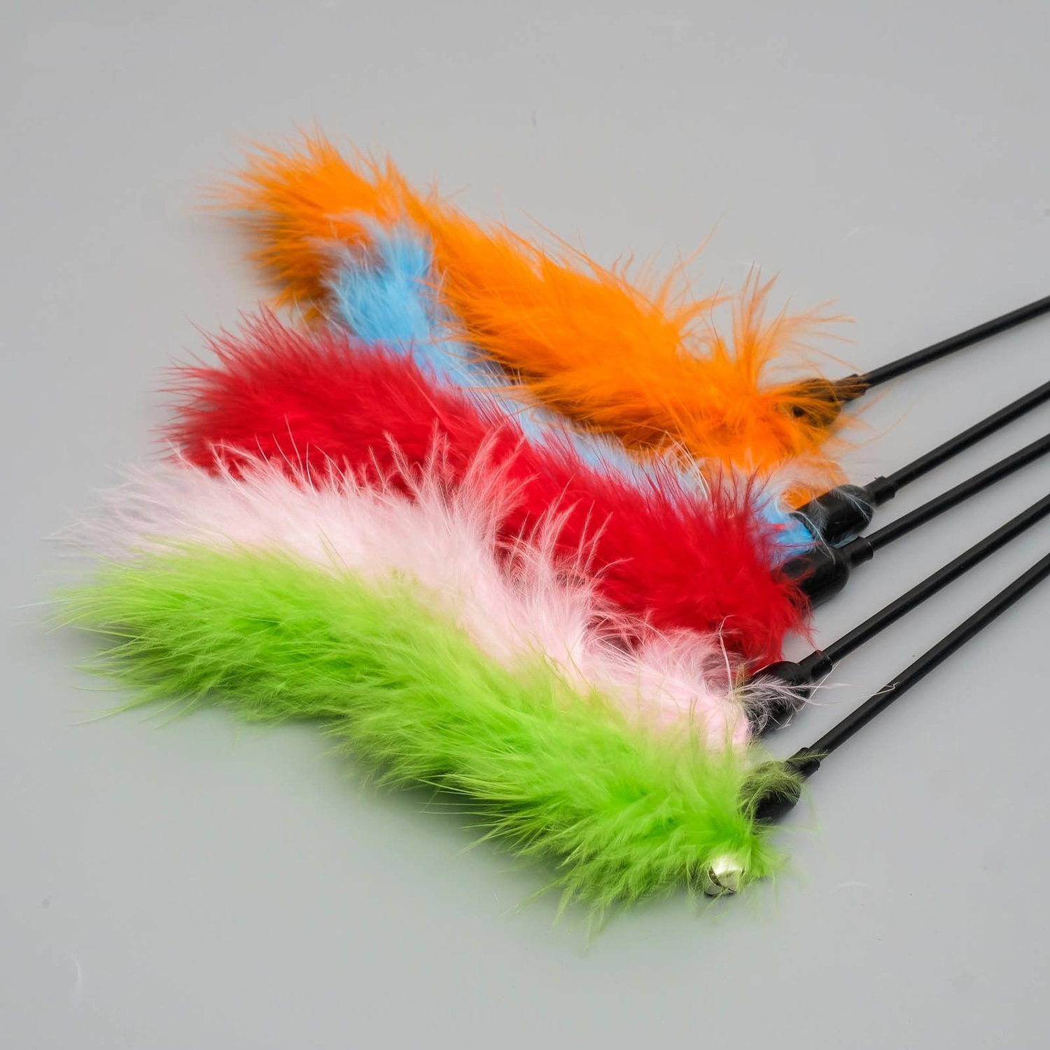 Дразнилка пуховая "Хвостик", микс цветов 875374