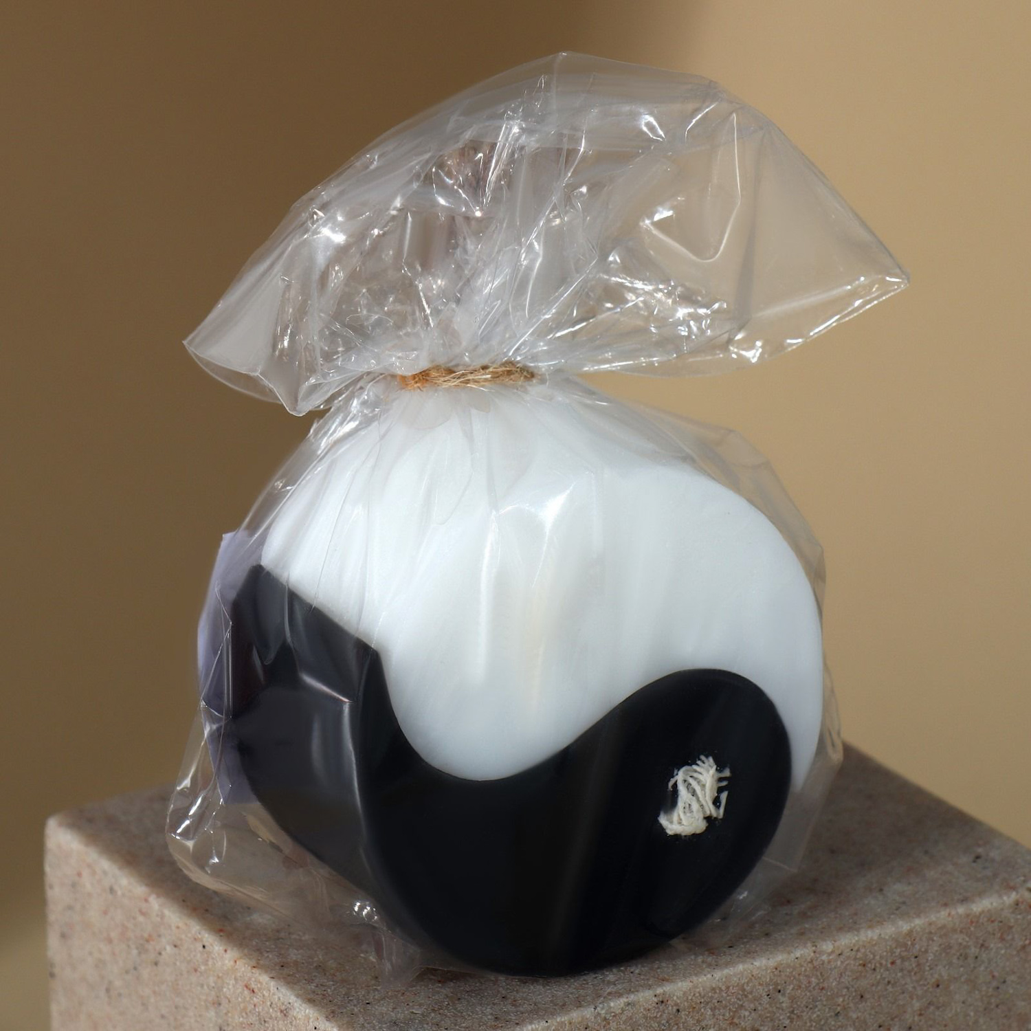 Свеча интерьерная "Инь-Янь", черно-белая, 3 х 5,5 см 9101393