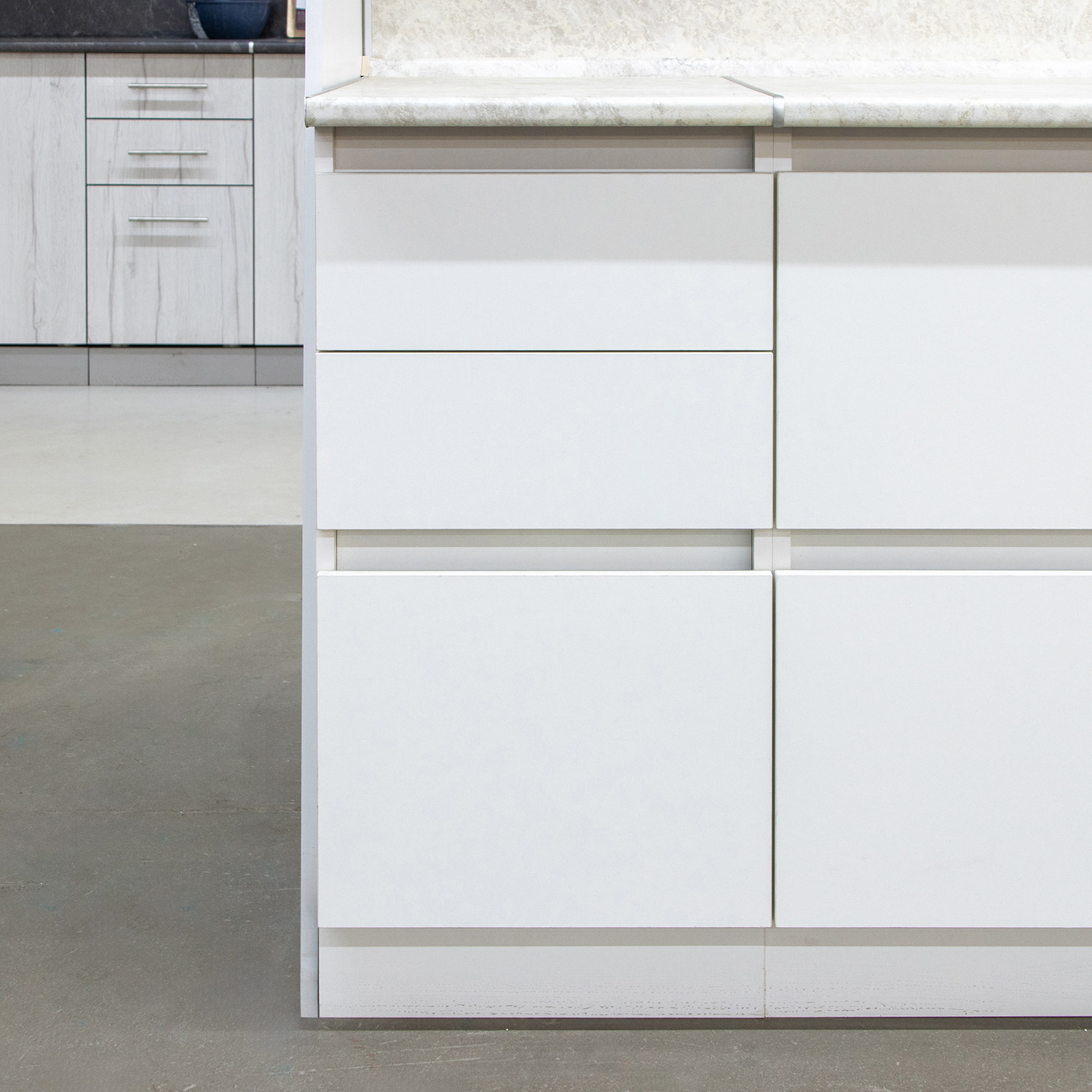 Шкаф напольный 400х850х600 мм BROZEX-WOOD Стиль, с тремя ящиками, белый