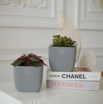 Кашпо пластм. "Фабио" 1,95л 140х140мм h140мм со вставкой Серый AMF-1,95-03  ("VipSet") *1/8